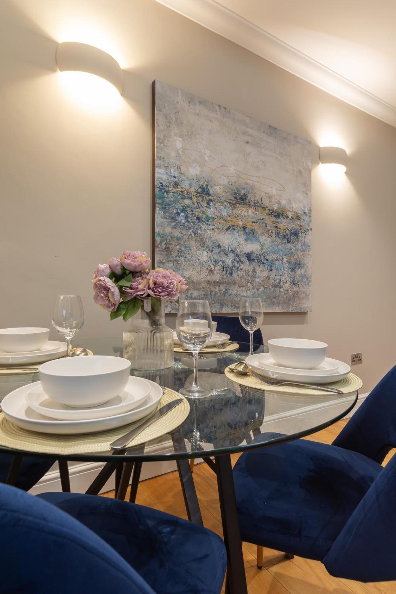 Luxury 3bd 3bth Knightsbridge, South Kensington Apartment *