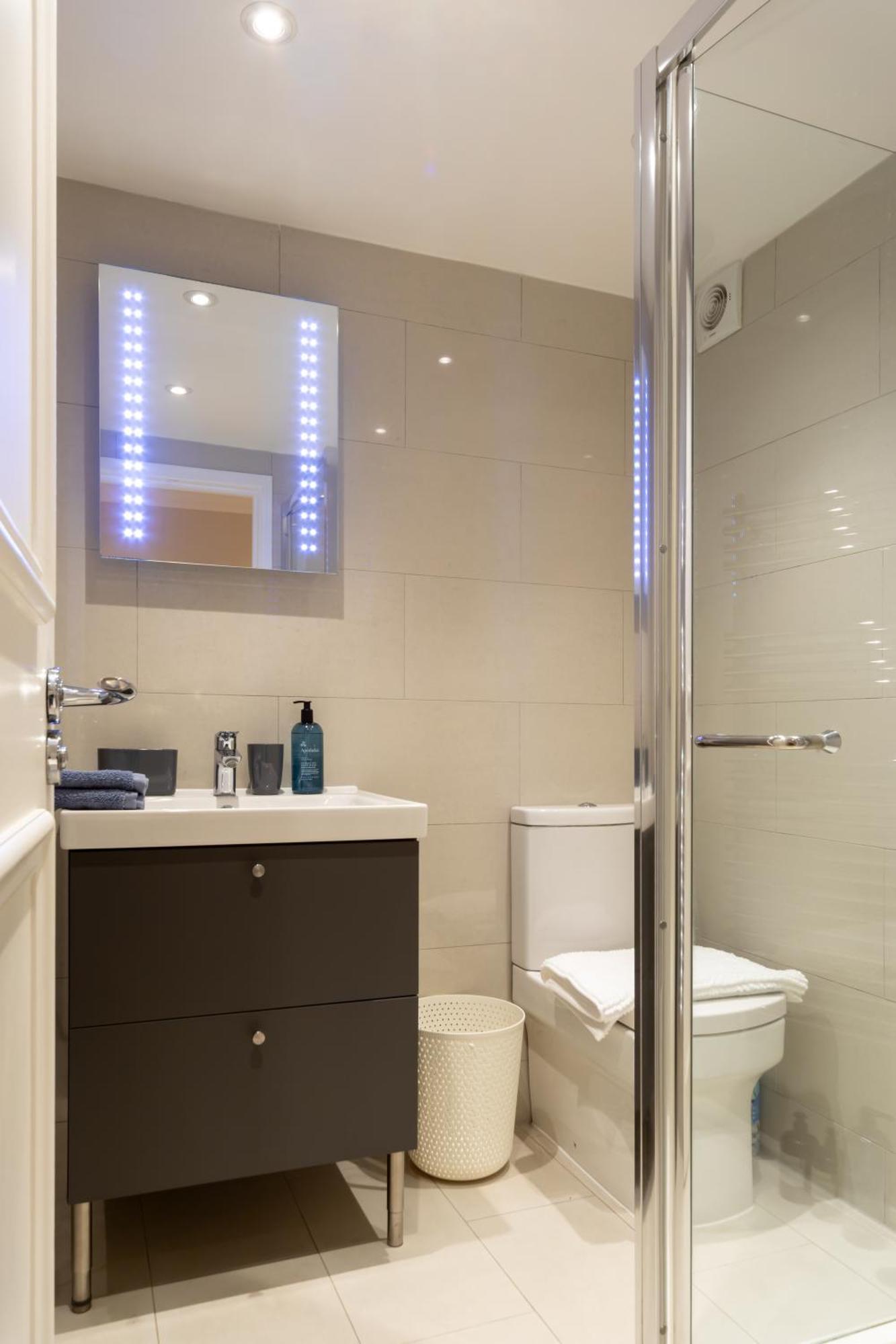 Luxury 3bd 3bth Knightsbridge, South Kensington *
