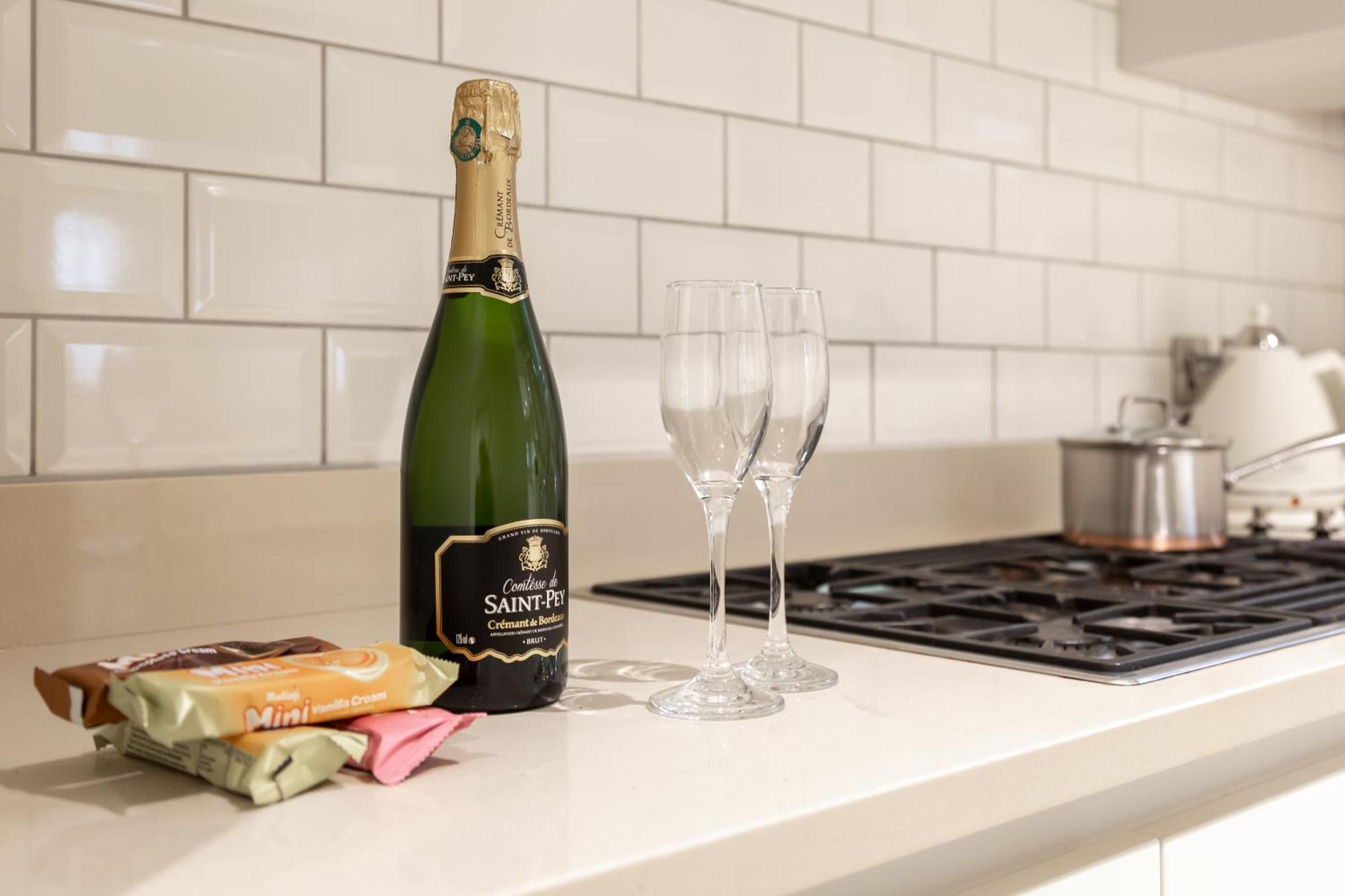 Luxury 3bd 3bth Knightsbridge, South Kensington London