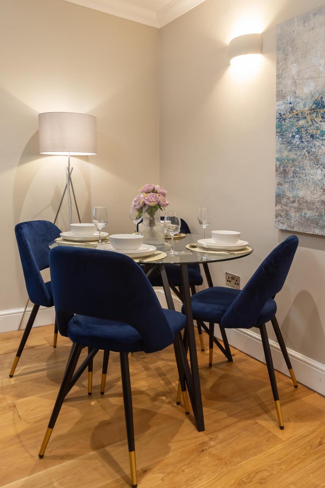 Luxury 3bd 3bth Knightsbridge, South Kensington Apartment London