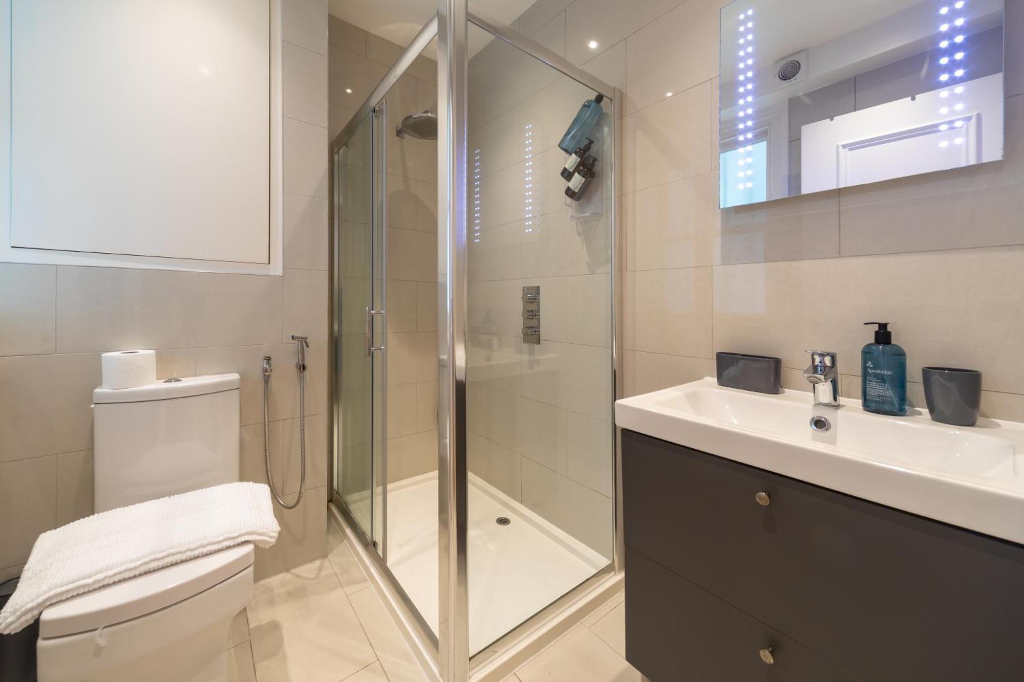 Luxury 3bd 3bth Knightsbridge, South Kensington * London