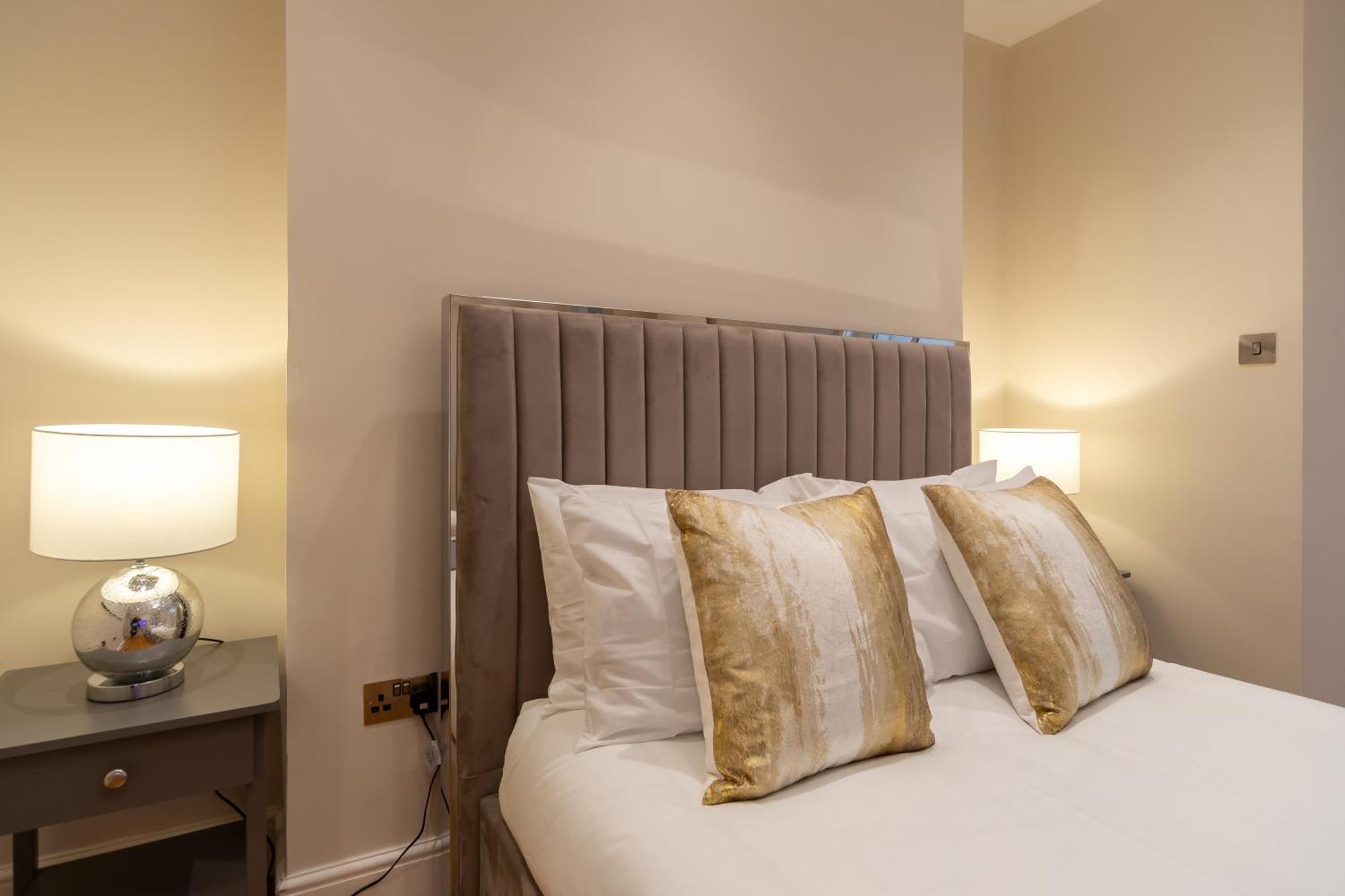 Apartment Luxury 3bd 3bth Knightsbridge, South Kensington