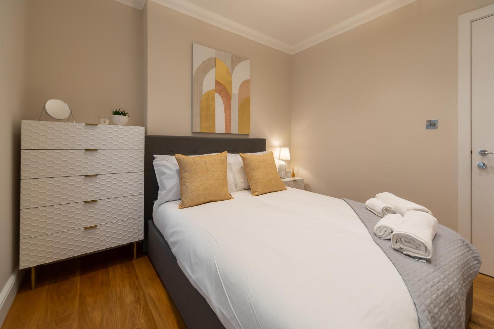 Luxury 3bd 3bth Knightsbridge, South Kensington * London