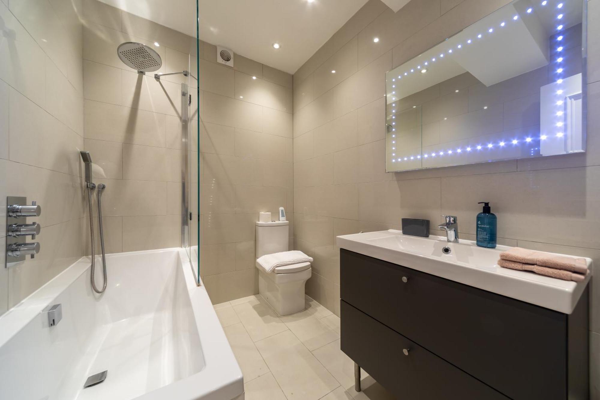 Apartment Luxury 3bd 3bth Knightsbridge, South Kensington