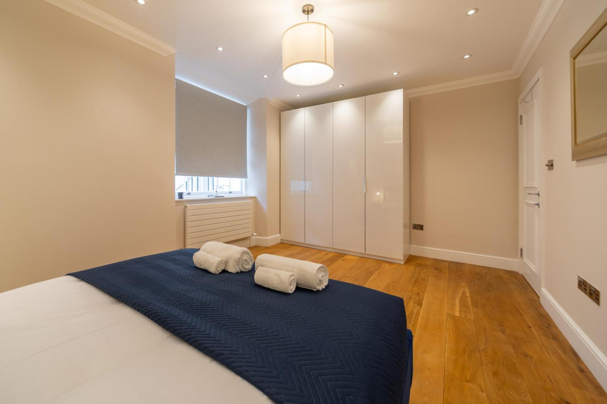 Luxury 3bd 3bth Knightsbridge, South Kensington London